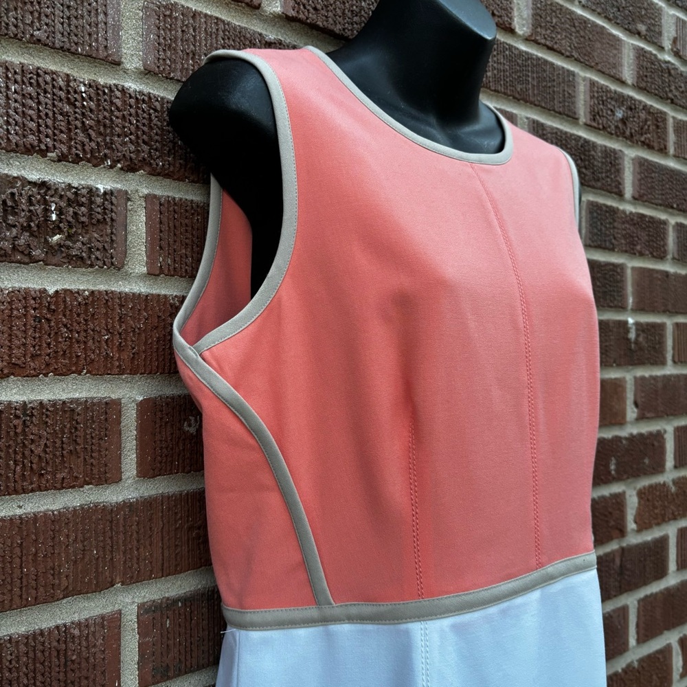 Calvin Klein Women's Sz 12 Sleeveless Colorblock Peach and white Sheath Dress - Picture 3 of 8